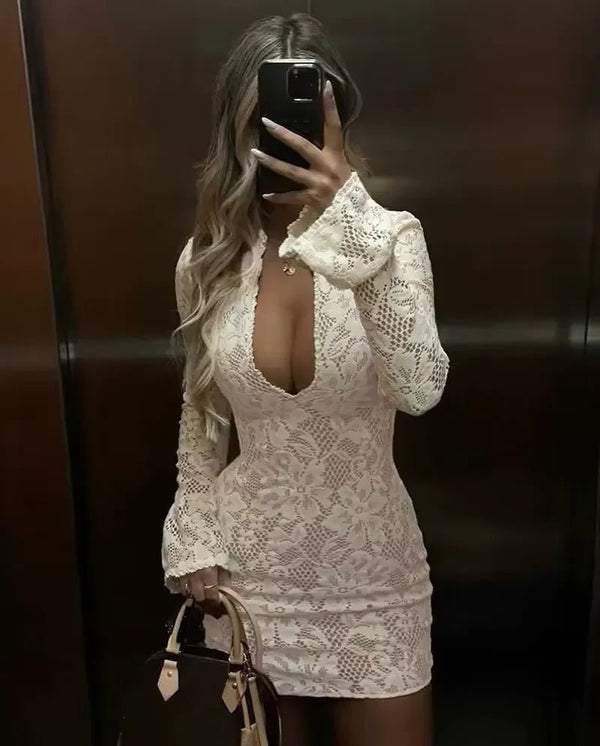 Vestido mini de renda com recortes Amara