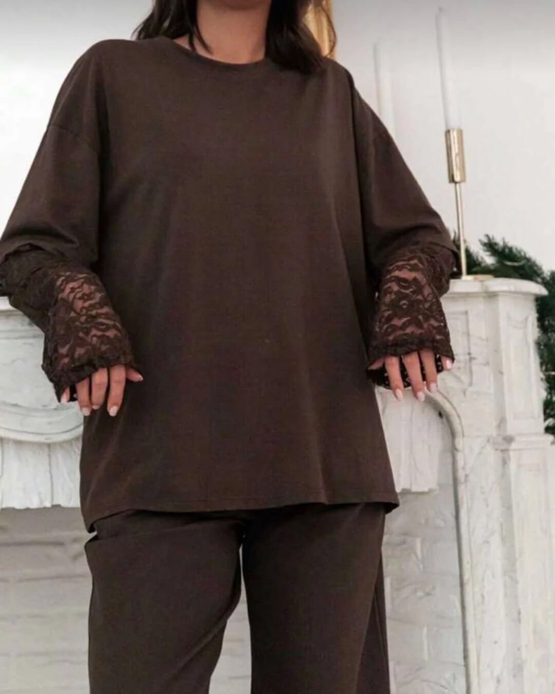 T-shirt Adaora de manga comprida com inserções de renda