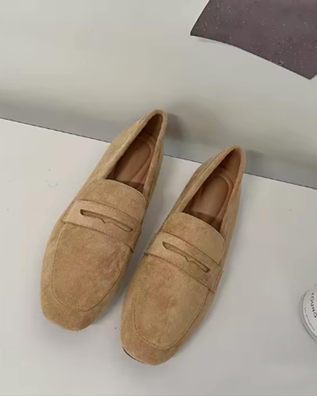Mocassins Adira em camurça e sem atacadores