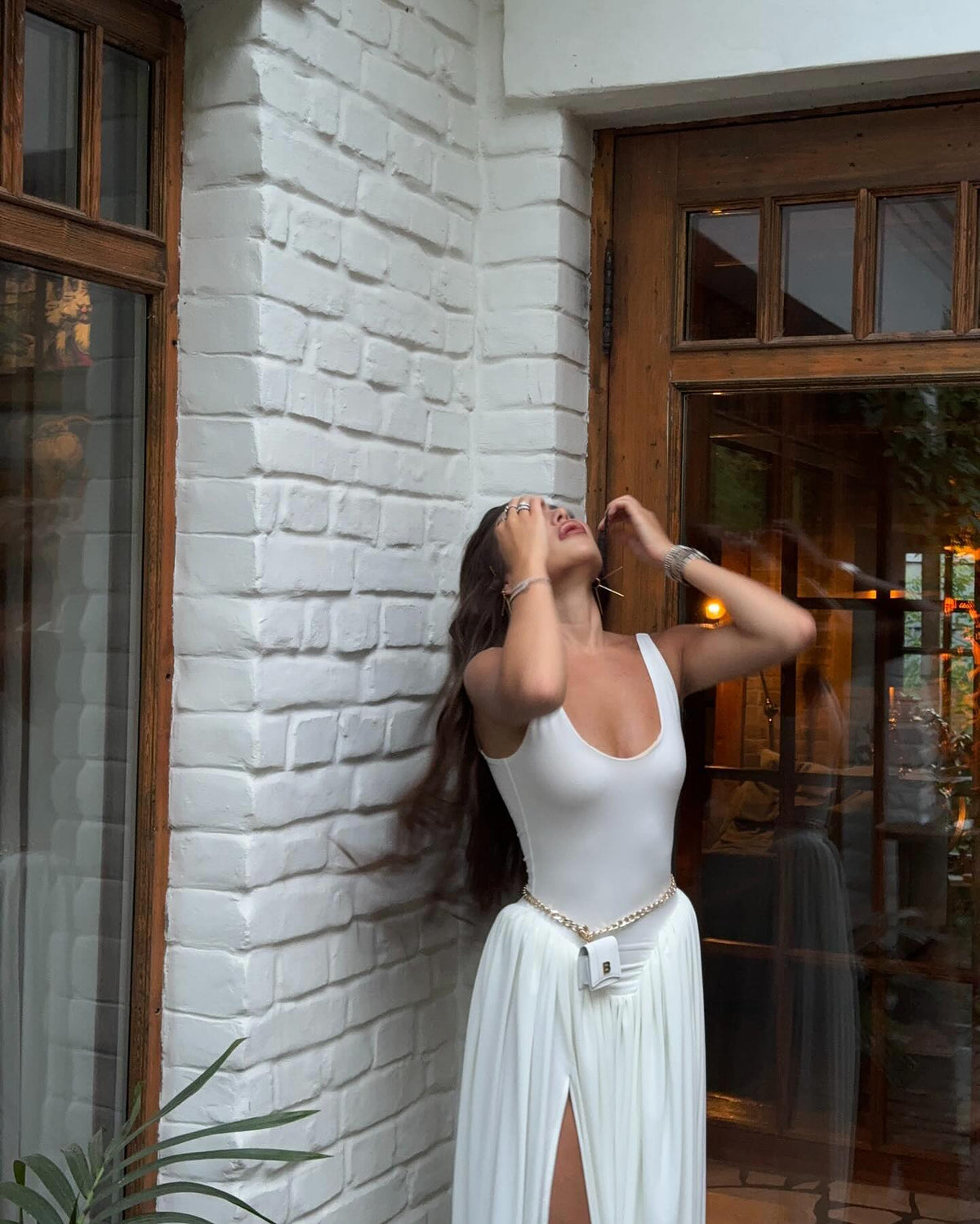 Vestido maxi com racha alta Aerin