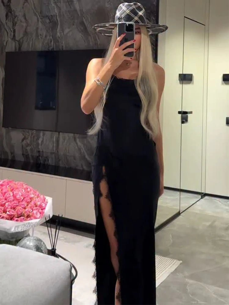 Vestido comprido Ahlam com decote halter e renda