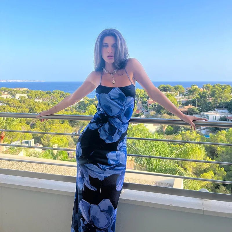 Vestido comprido Aileena com padrão tie-dye e detalhes de renda