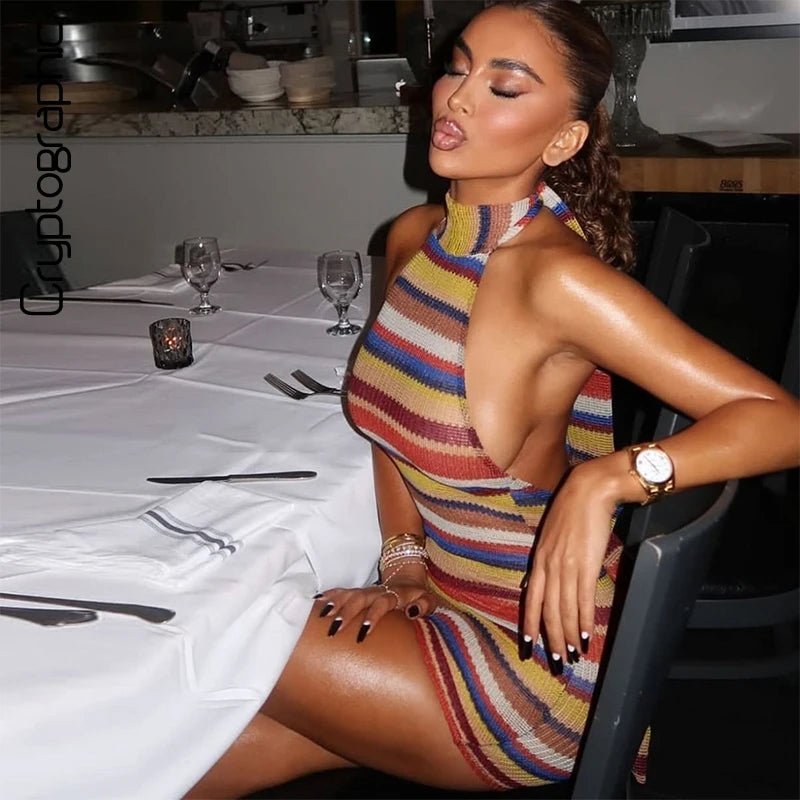 Vestido justo às riscas com decote halter Aireste