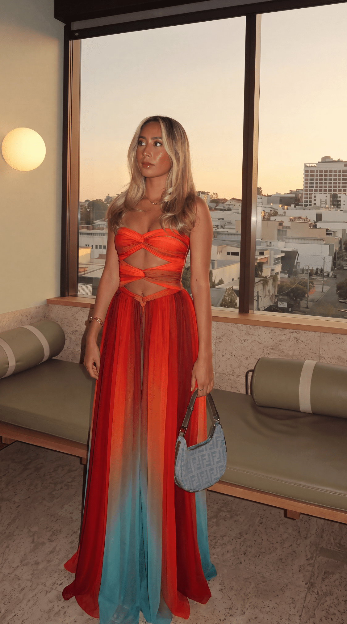 Vestido maxi Aiselta com nó