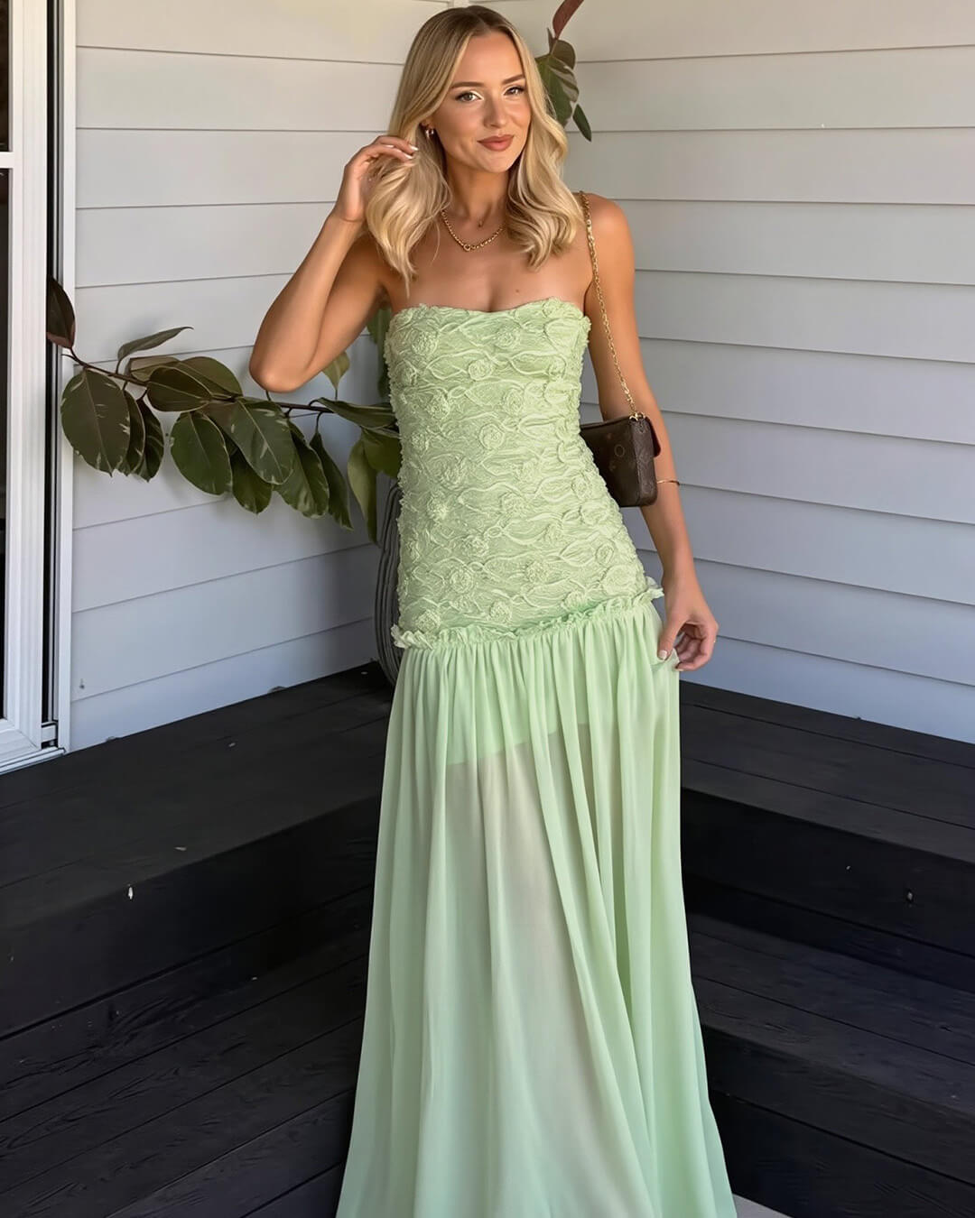 Vestido maxi de renda floral sem alças Alice