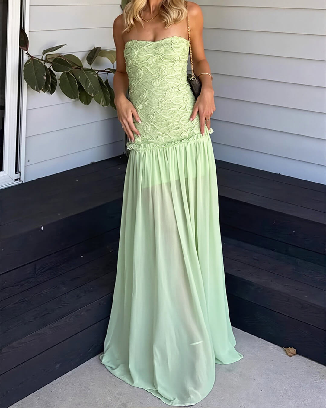Vestido maxi de renda floral sem alças Alice