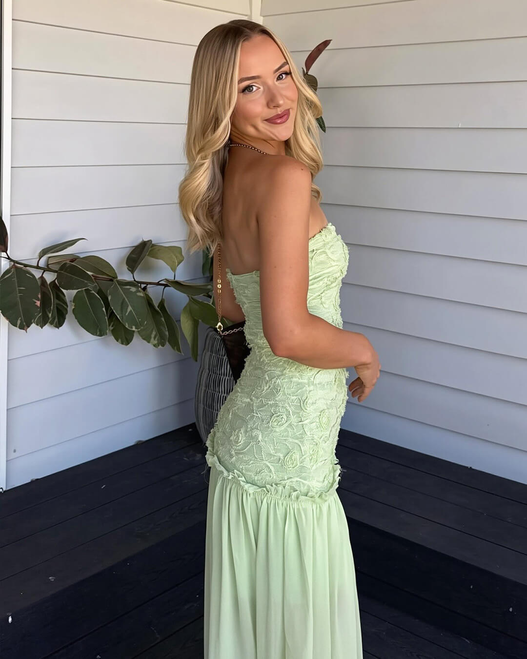 Vestido maxi de renda floral sem alças Alice