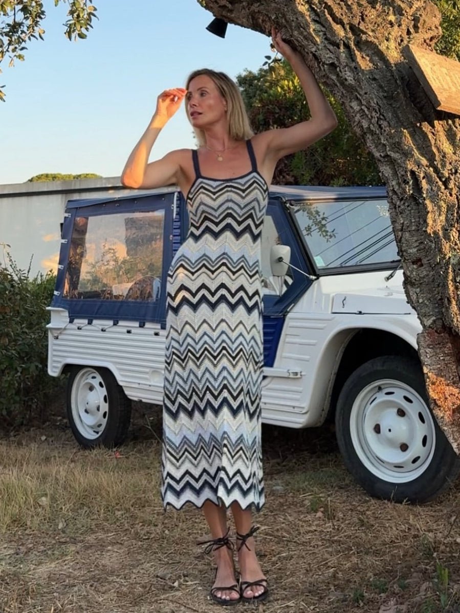 Vestido de praia de croché com abertura Allegra