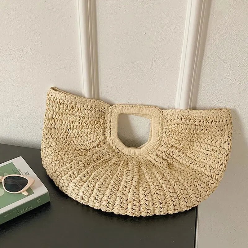 Saco de mão de vime Alyana em forma de meia-lua