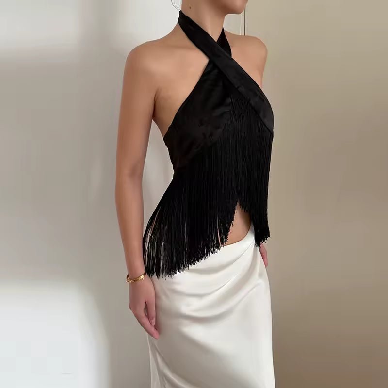 Top de gola halter com franjas em cetim Amelie