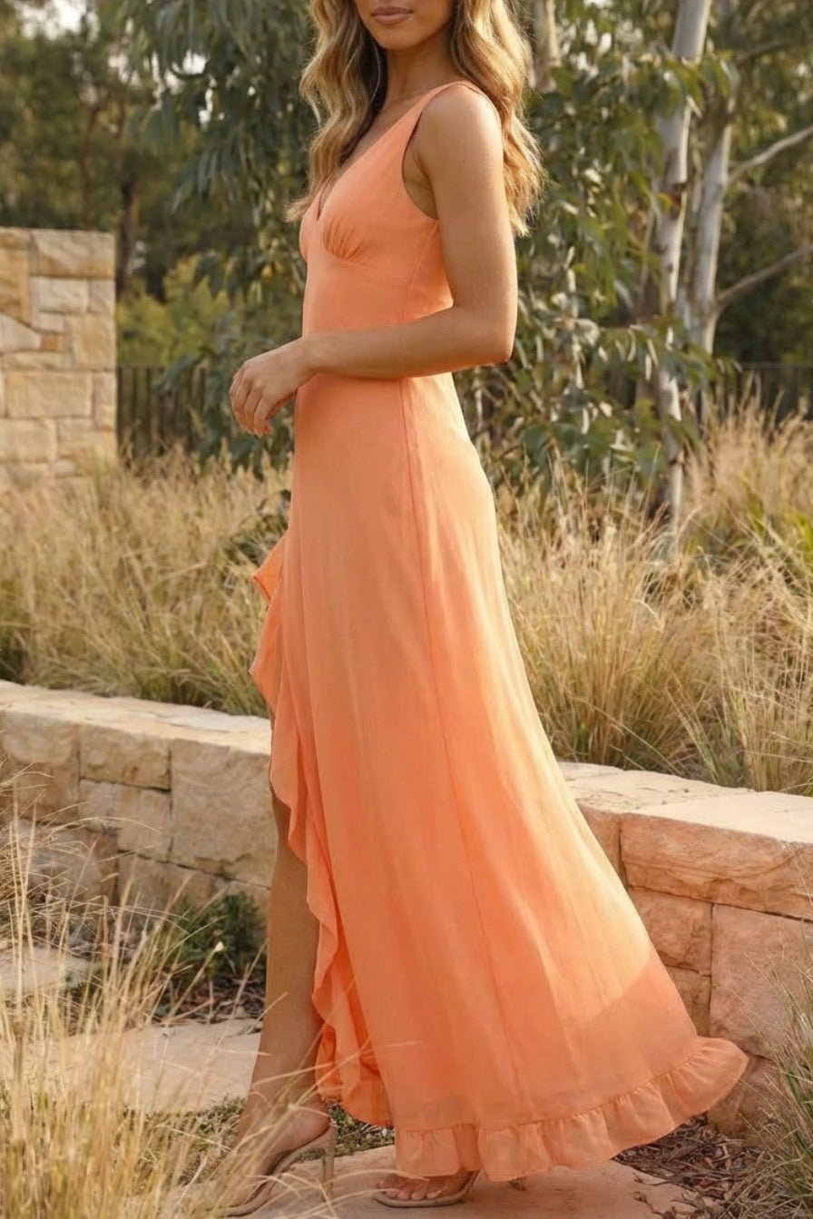 Vestido comprido com folhos, racha e sem mangas Amiah