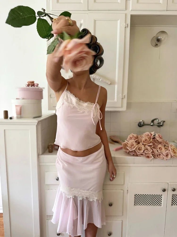 Conjunto Anne de camisola e saia com painéis de renda