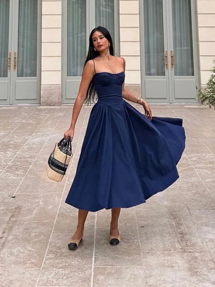 Vestido midi sem mangas e com alças Annika