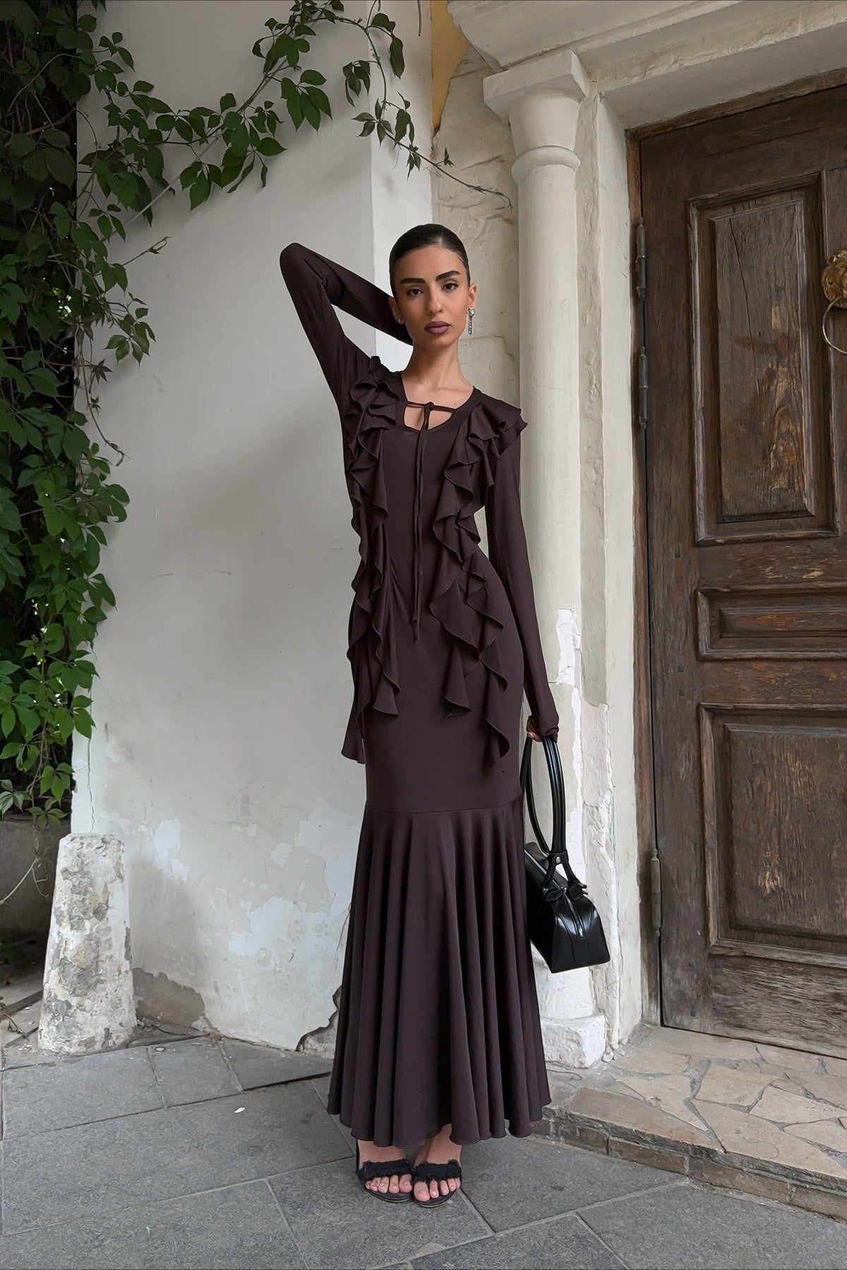 Vestido maxi de mangas compridas com folhos Arielle
