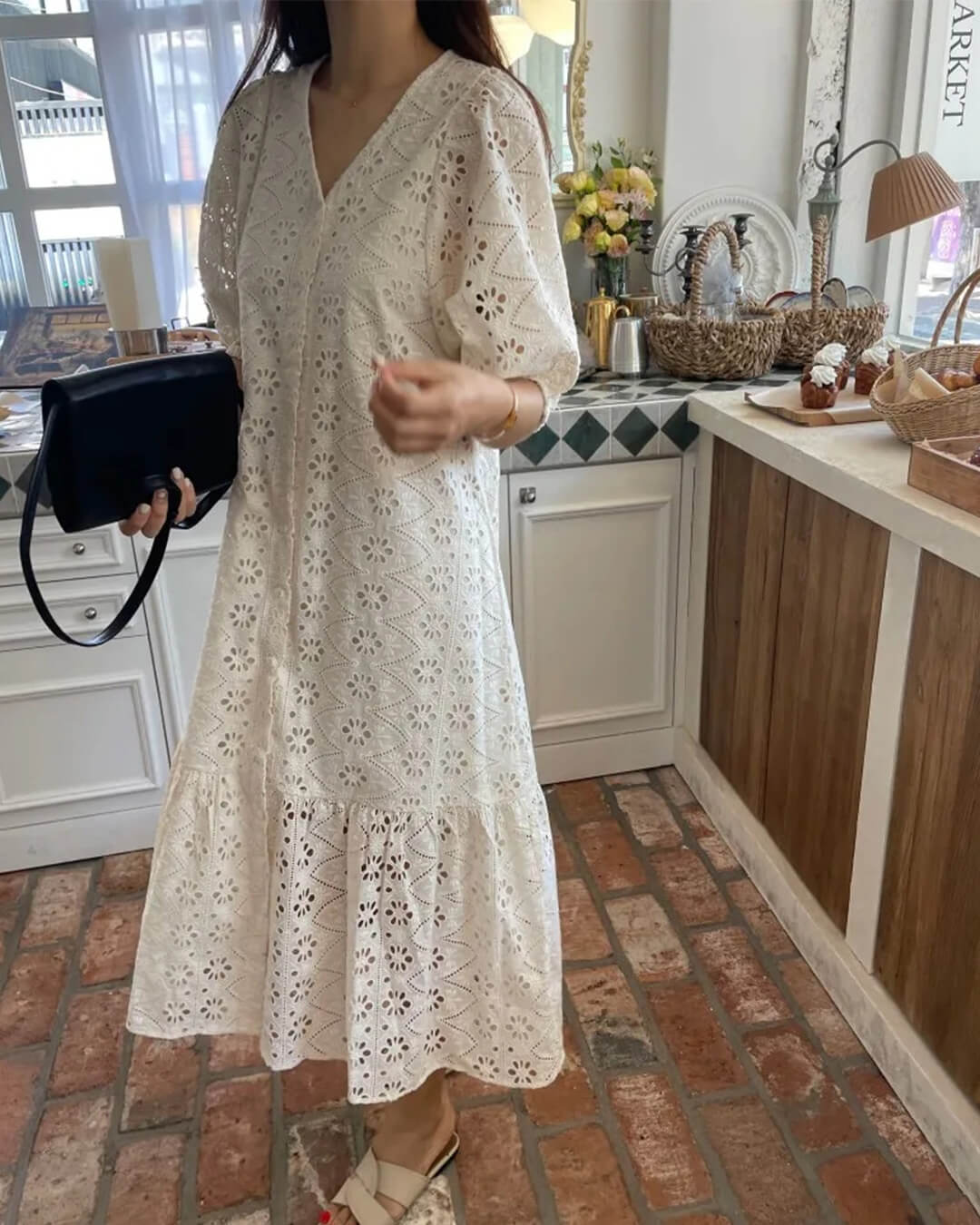 Vestido maxi Ava, com decote em V e bordados