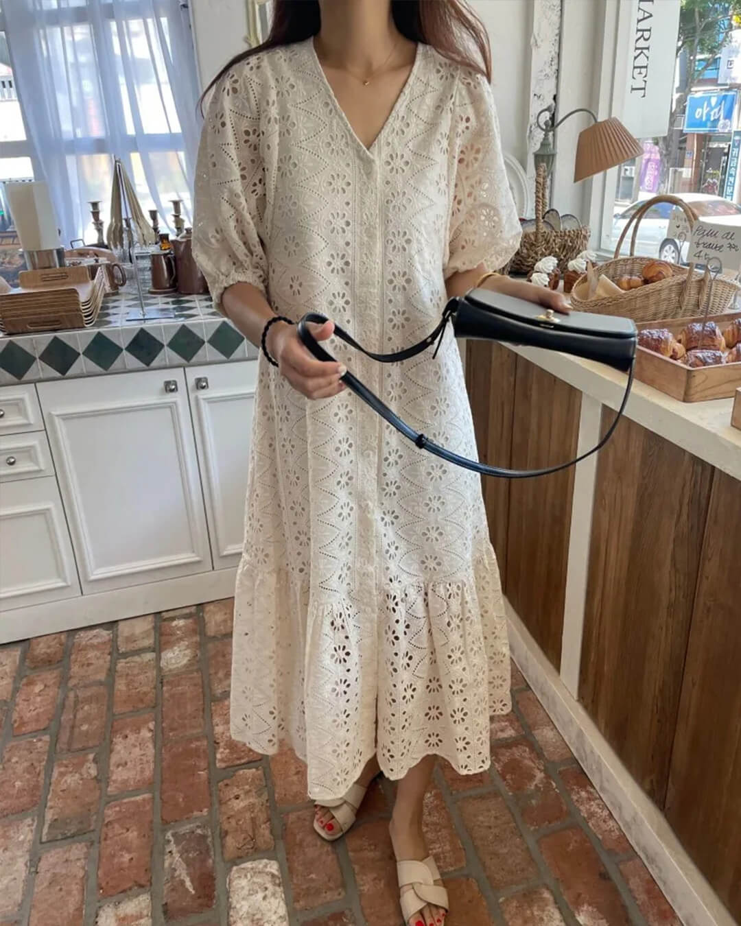 Vestido maxi Ava, com decote em V e bordados