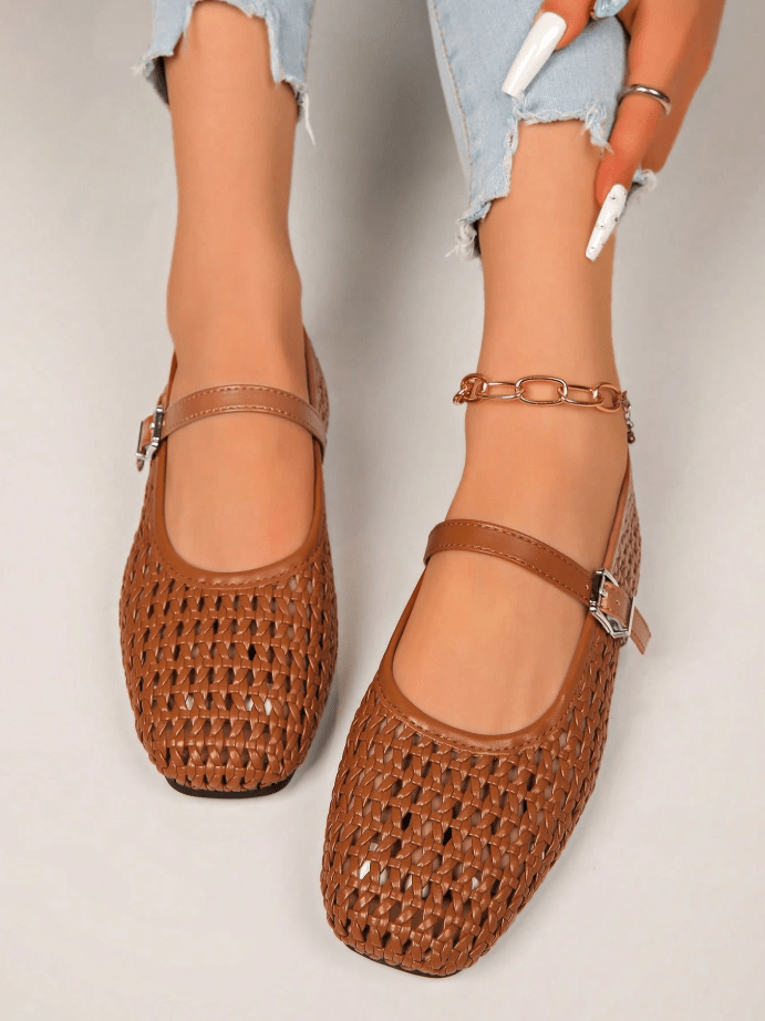 Sapatos rasos Beatrice Mary Jane em malha entrançada