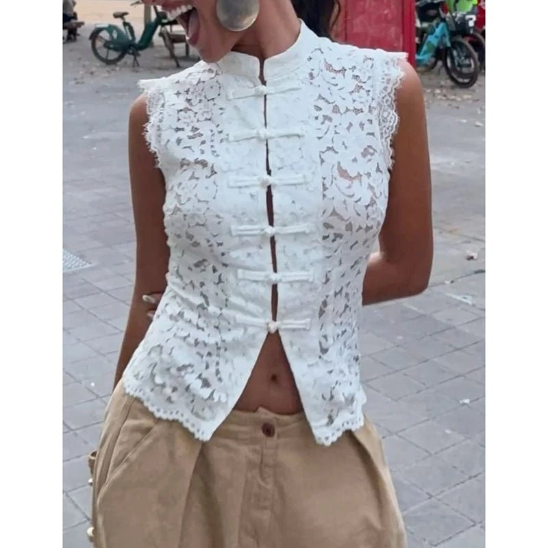 Blusa Beatrix de renda transparente com gola mandarim