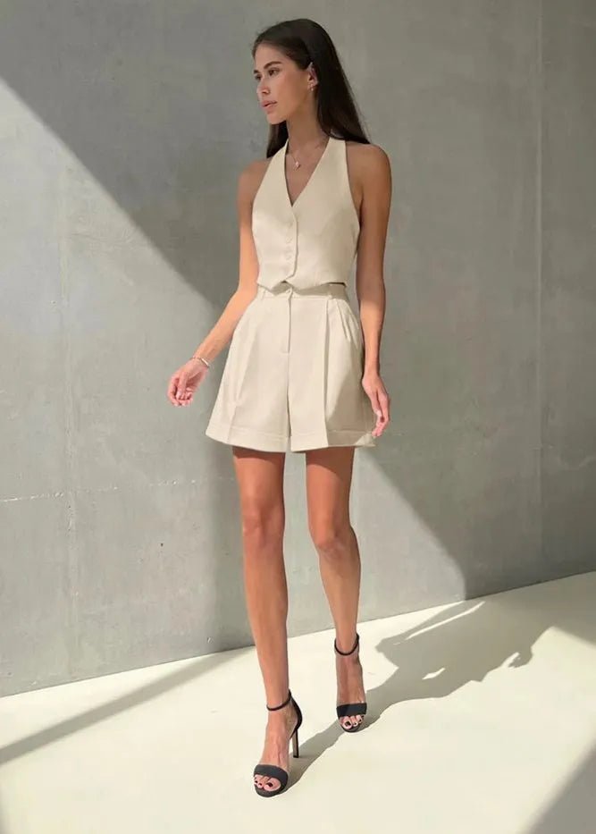 Conjunto de colete halter e calções de corte Bianca