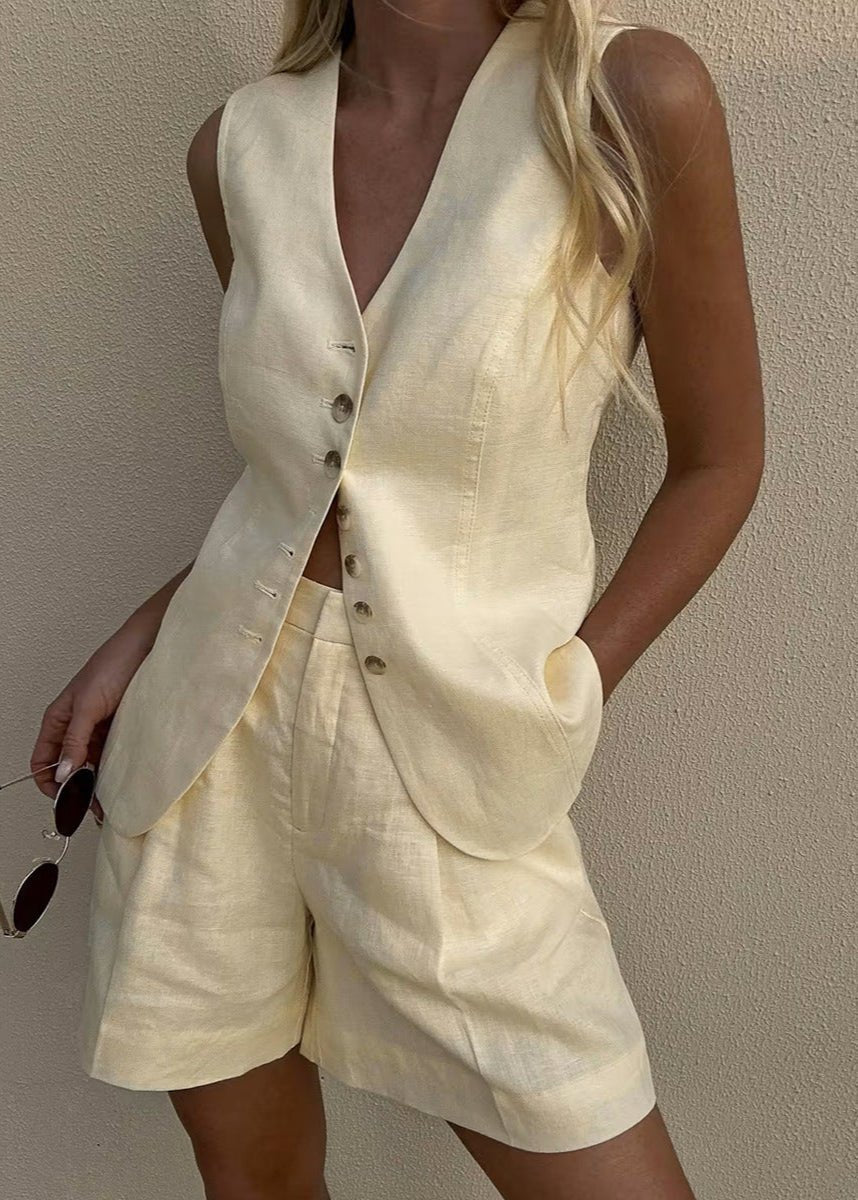 Conjunto de colete de corte e calções Bianca