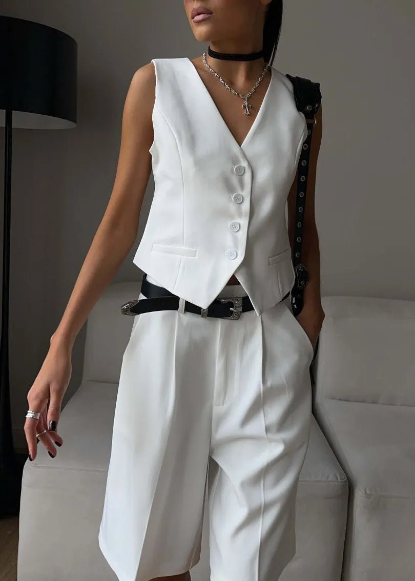 Conjunto de colete de corte e calções bermuda Bianca