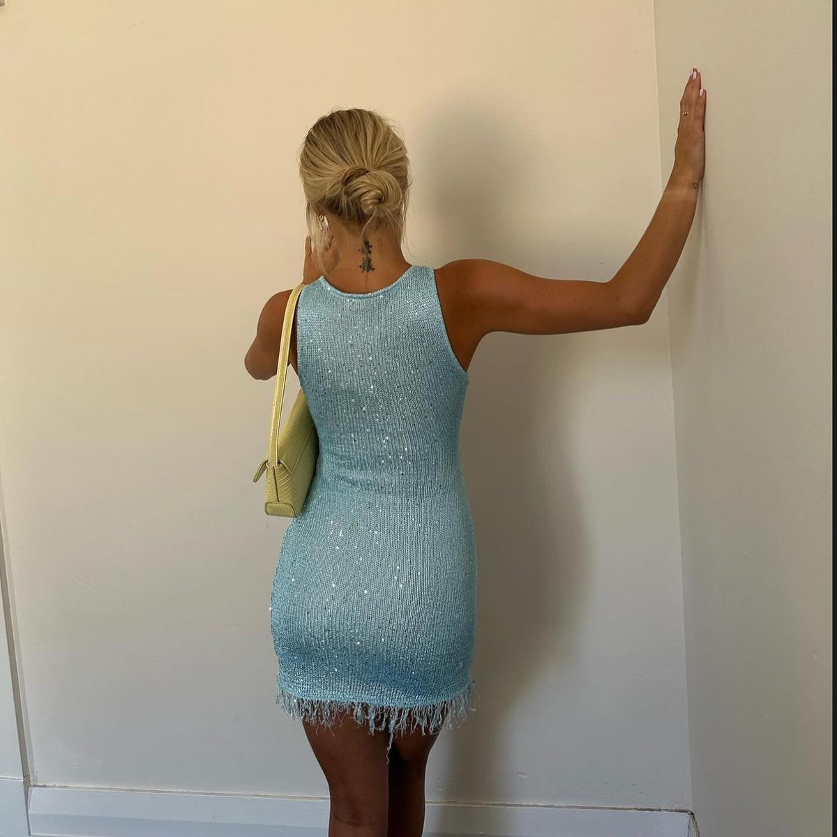Vestido mini Bianca com borlas