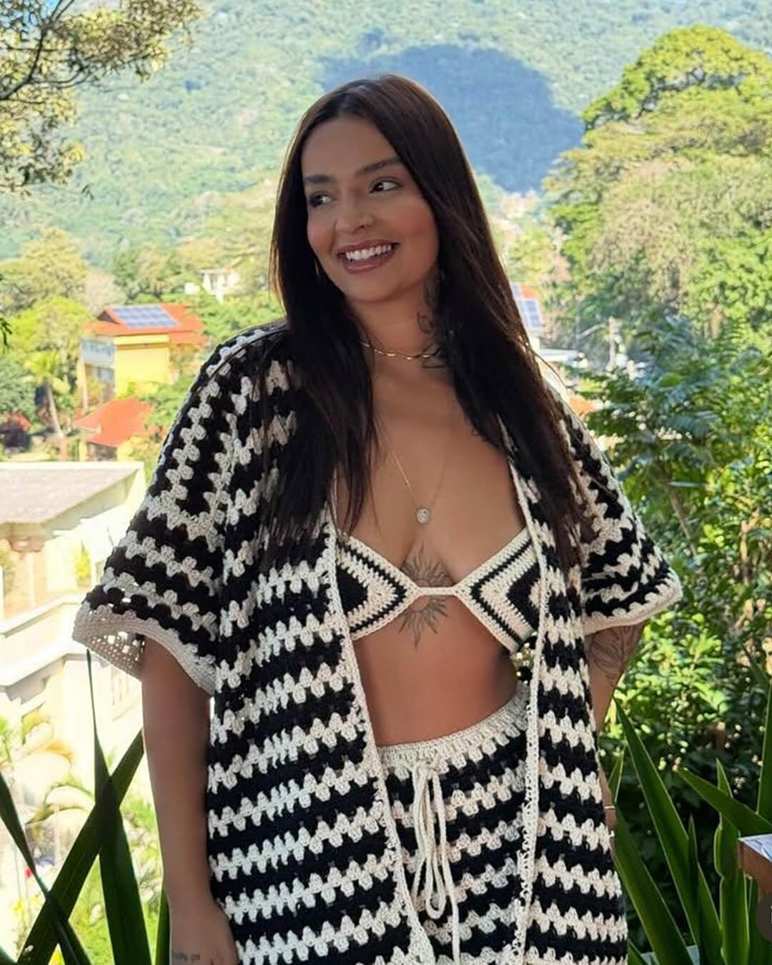 Conjunto de biquíni de malha com blocos de cor e casaco Bree