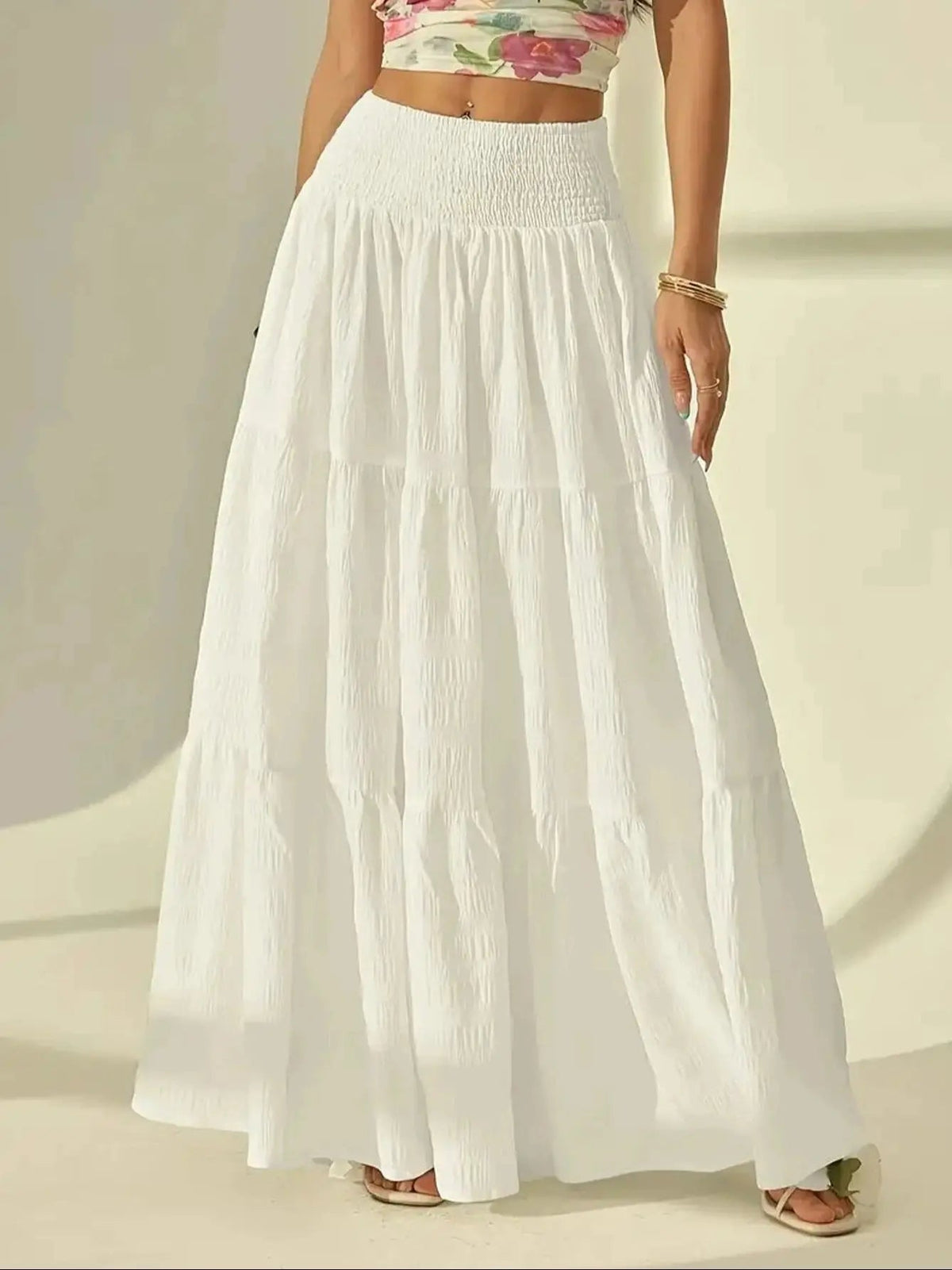 Saia maxi Calla em camadas com cintura elástica