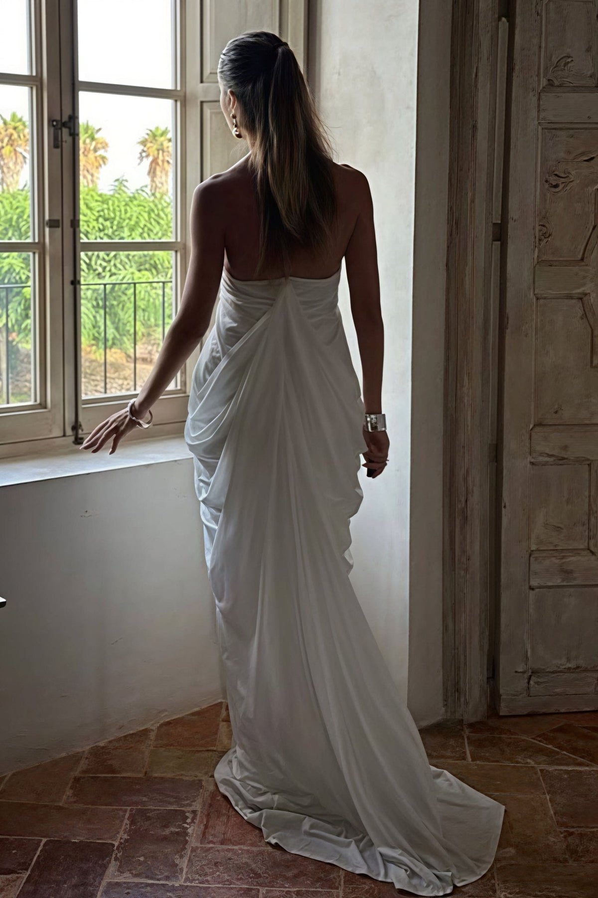 Vestido maxi de tule com decote halter e folhos Calliope