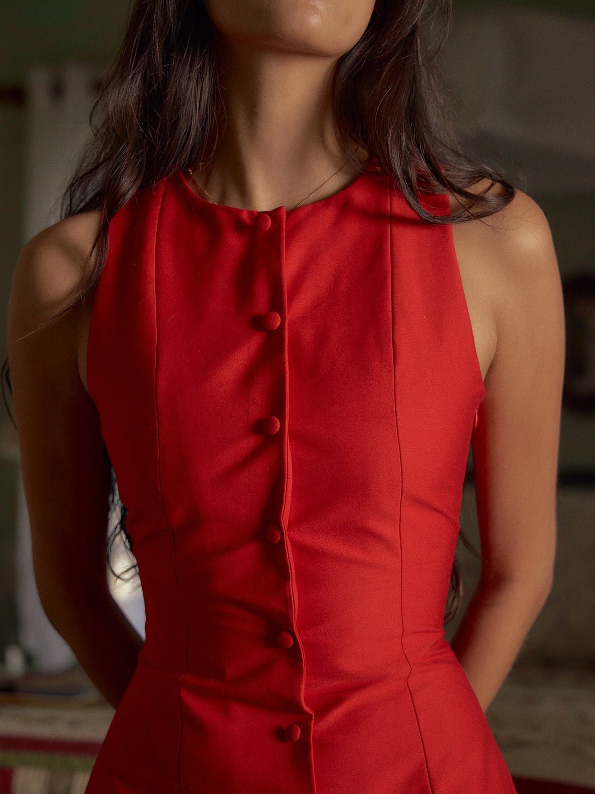 Vestido mini sem mangas com botões à frente Celeste