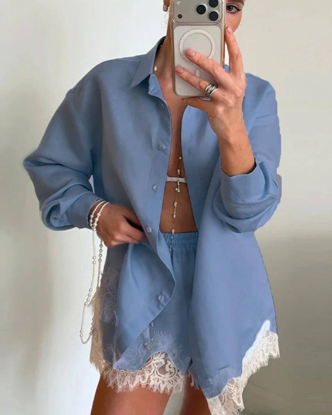 Conjunto de camisa de praia Celeste com patchwork de renda