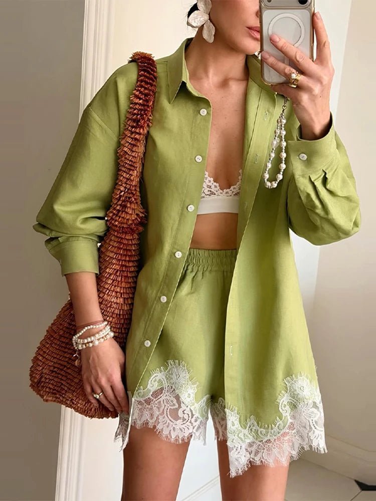 Conjunto de camisa de praia Celeste com patchwork de renda