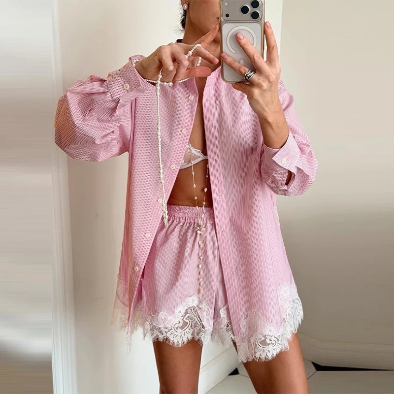 Conjunto de camisa de praia Celeste com patchwork de renda