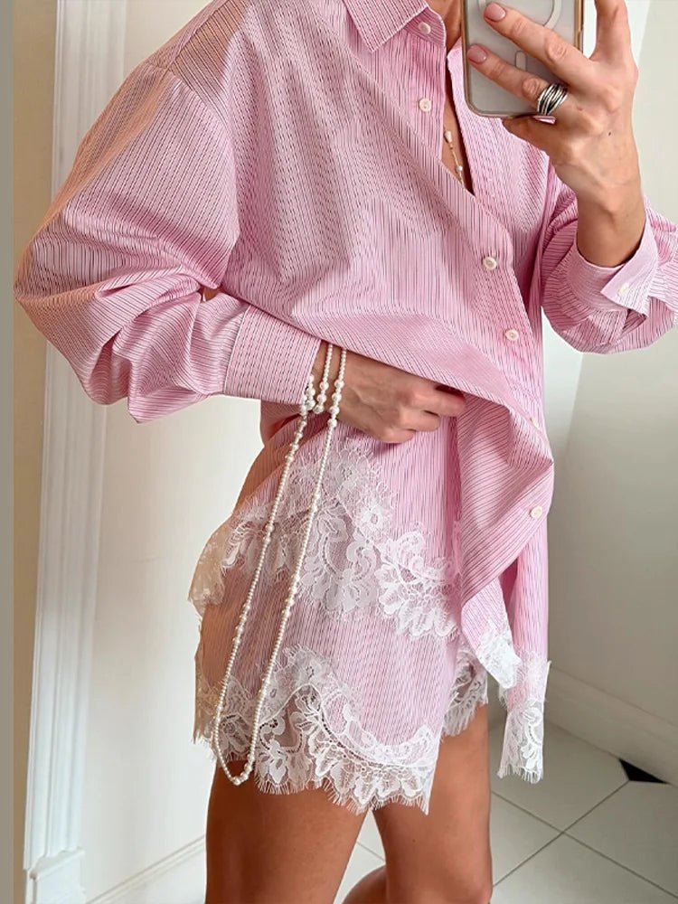 Conjunto de camisa de praia Celeste com patchwork de renda