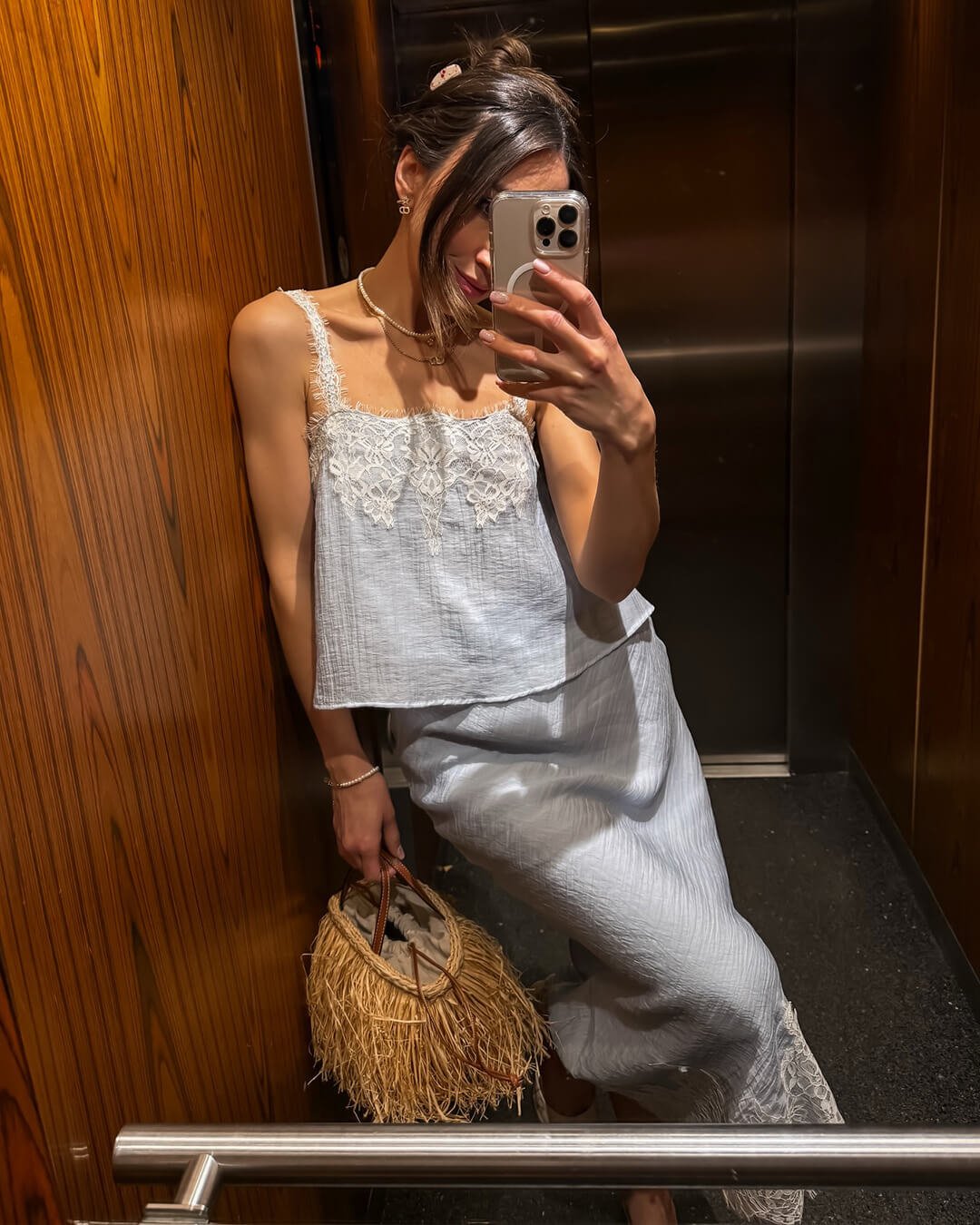 Conjunto midi de duas peças Celeste com aplicações em renda