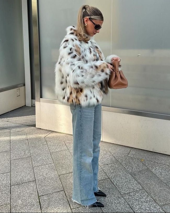 Casaco em pelo sintético com padrão leopardo Celeste