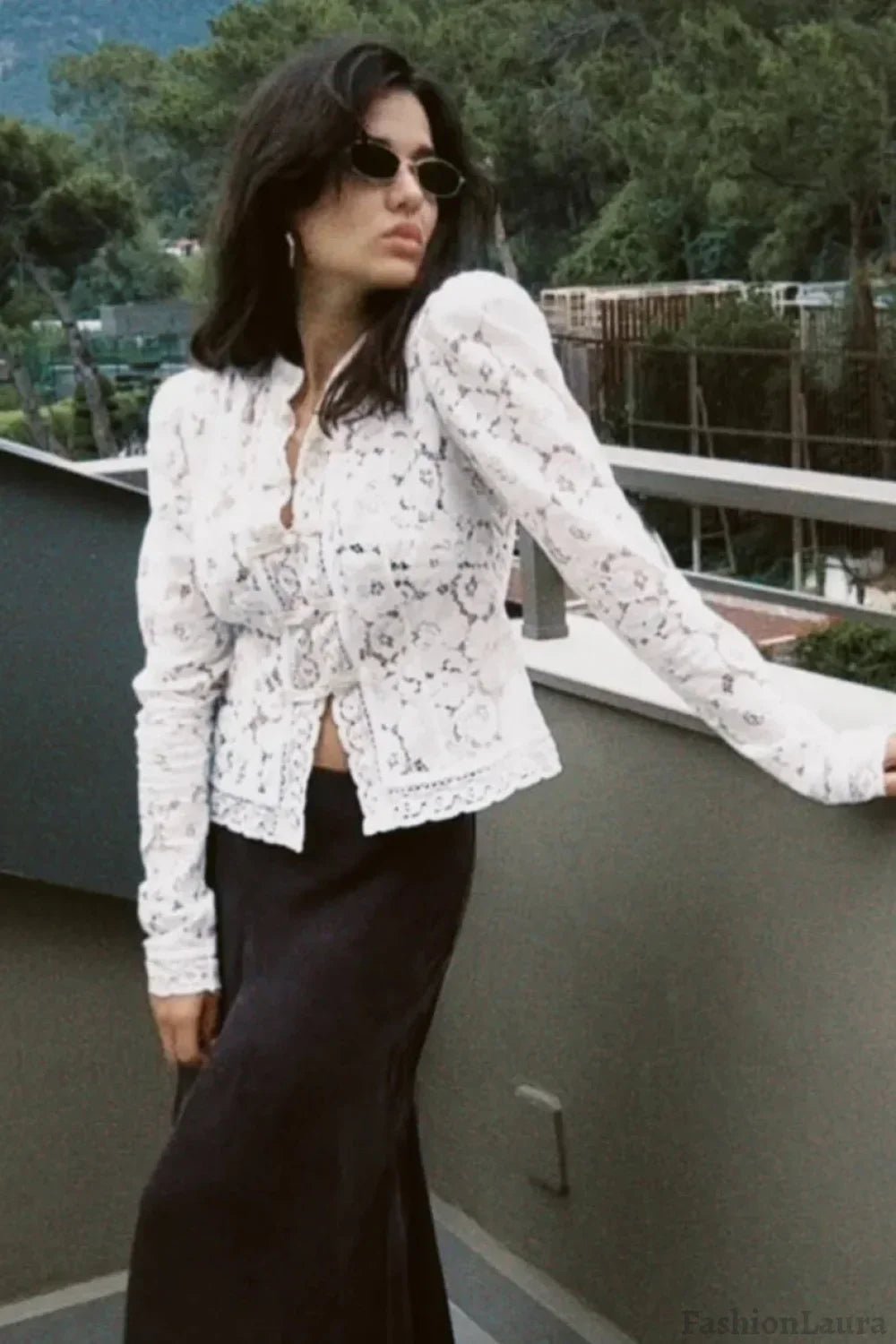 Blusa elegante em renda Claire