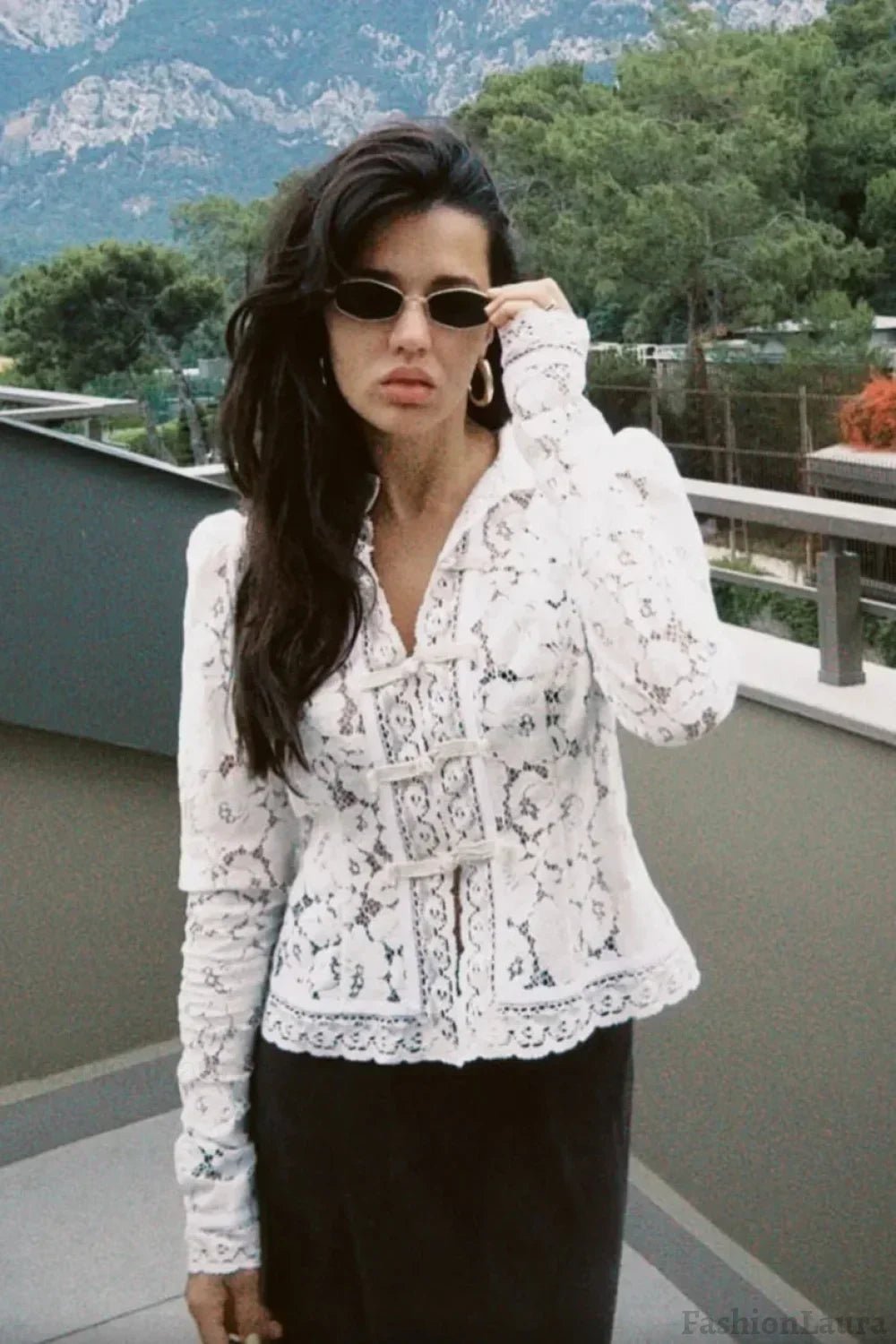 Blusa elegante em renda Claire