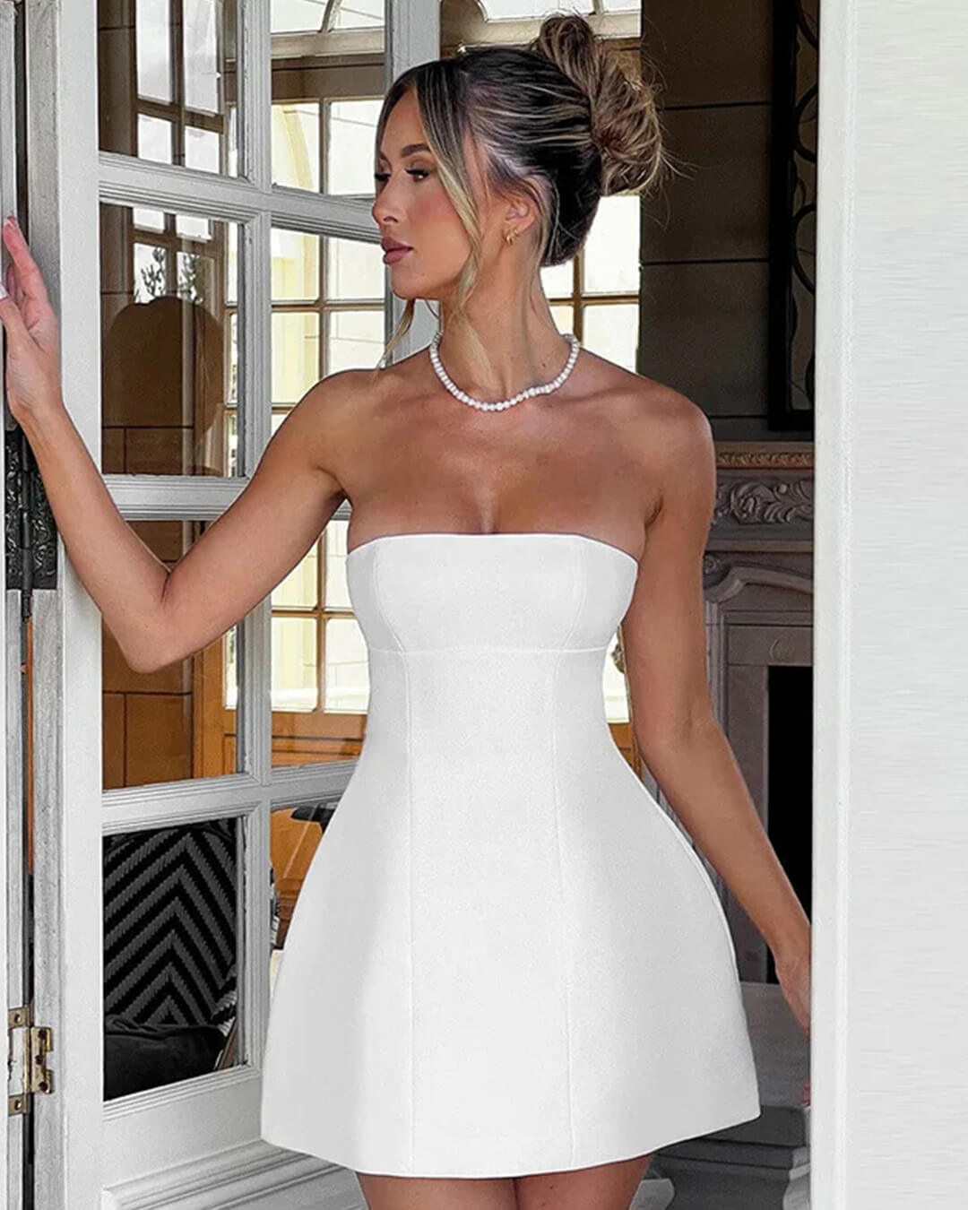 Vestido mini Colby sem alças com cintura franzida