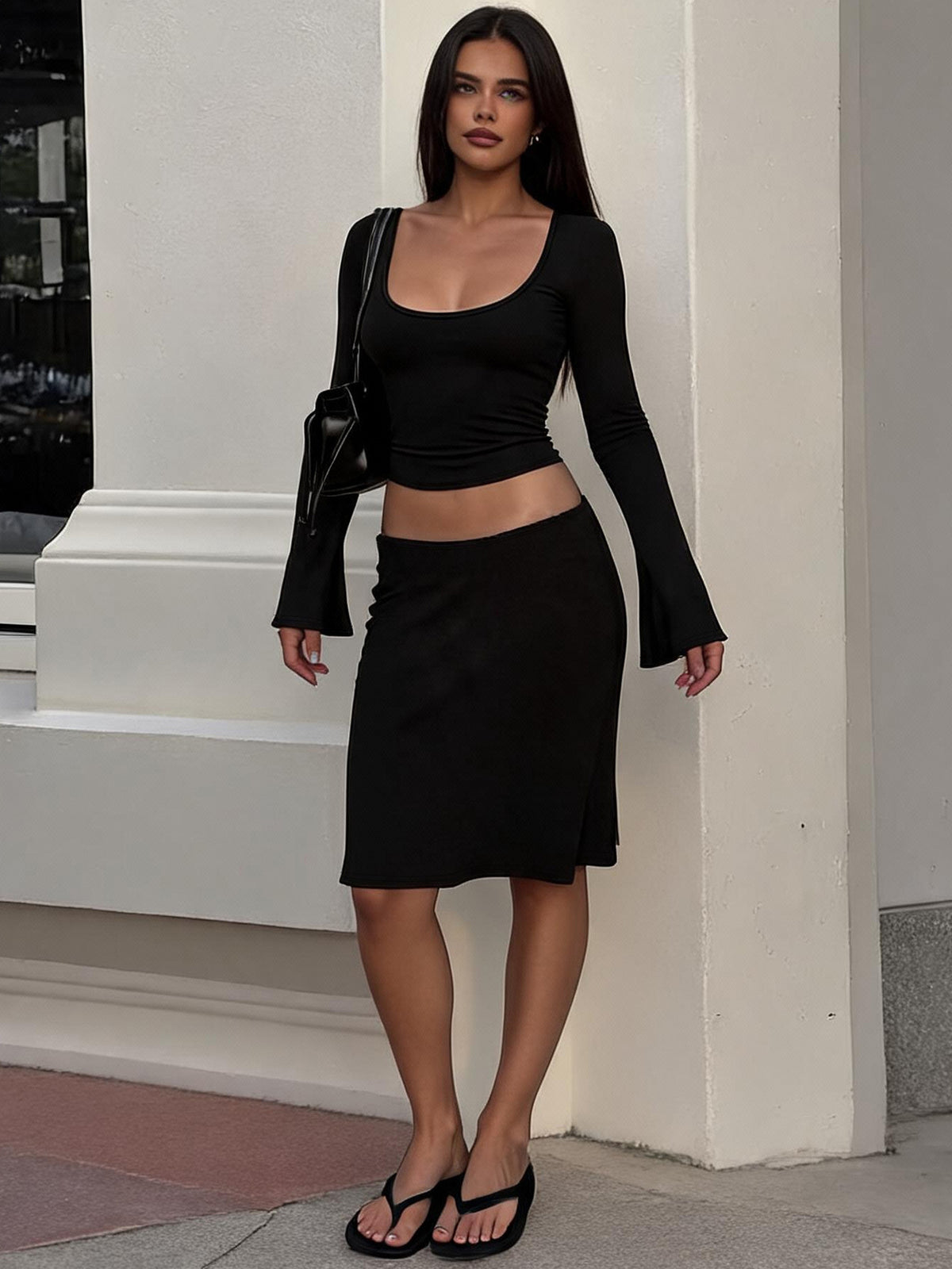 Conjunto de top com decote em U e saia Kaia