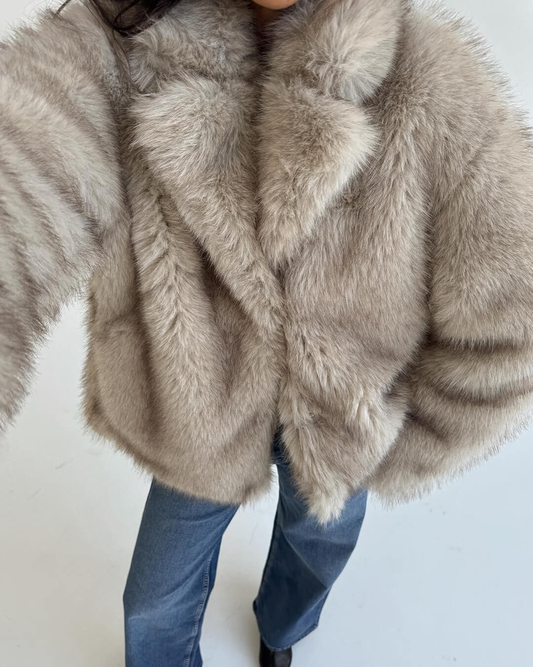 Casaco Darcy de pelo, de comprimento médio