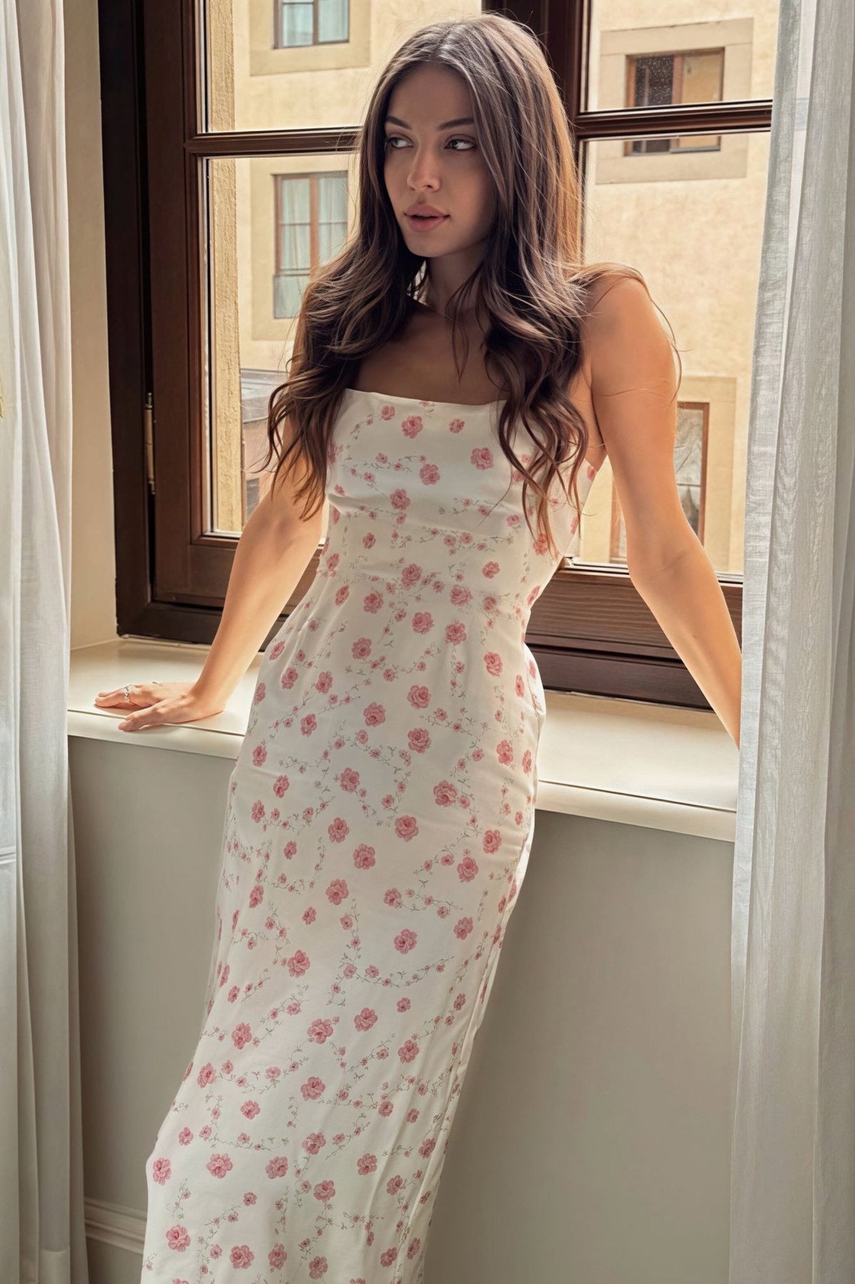 Vestido midi justo floral Darlene