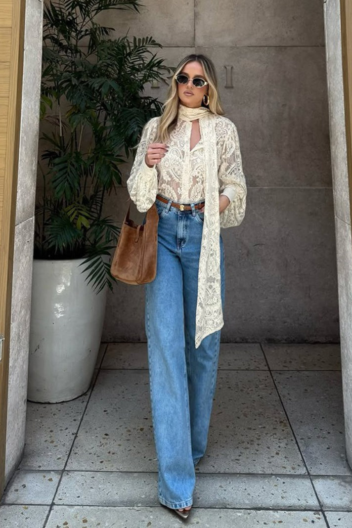 Blusa de renda transparente com laço Dunja