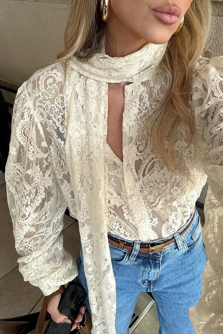 Blusa de renda transparente com laço Dunja
