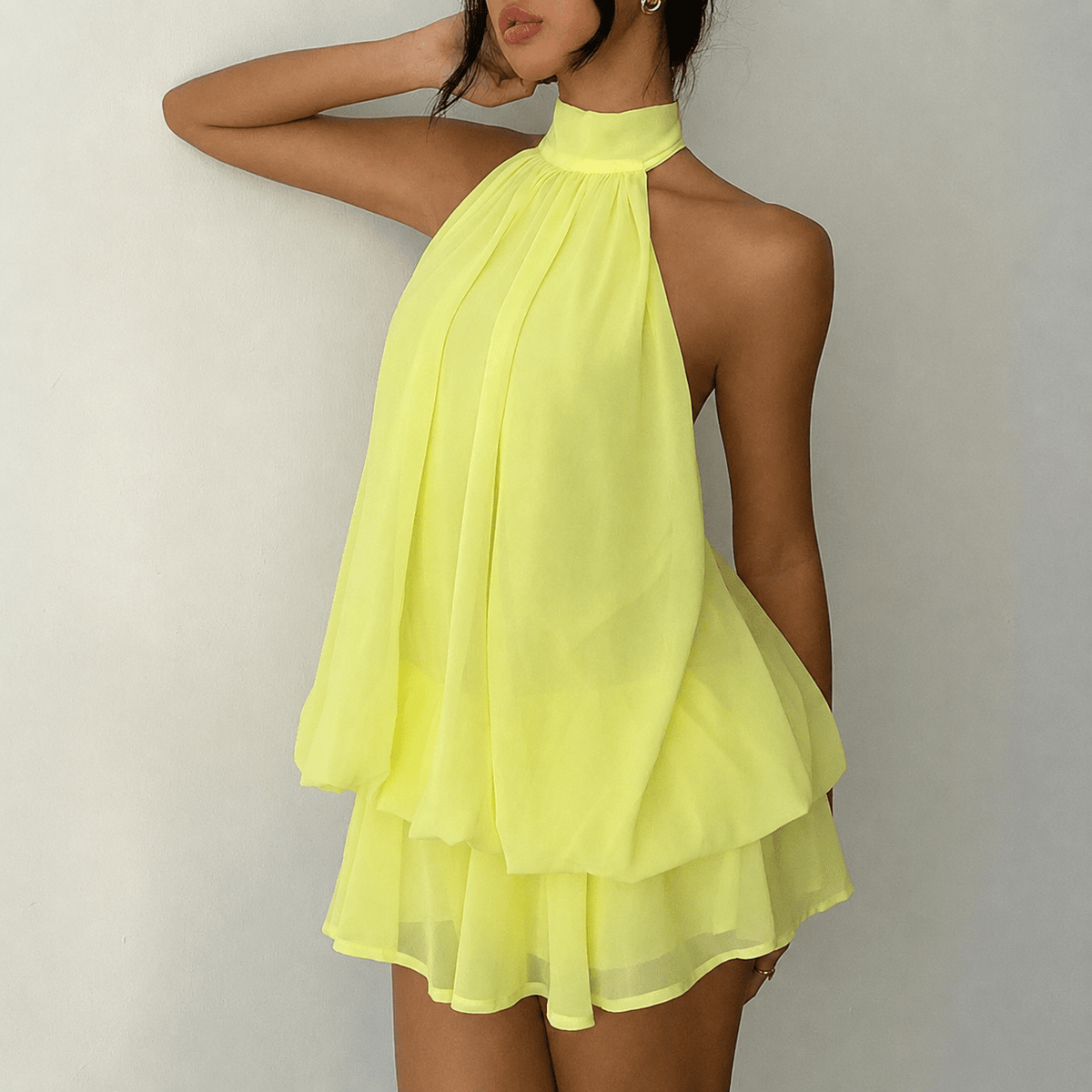 Vestido mini Eden cai-cai, com costas descobertas