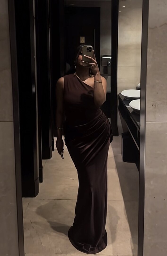 Vestido comprido de um ombro só Ella