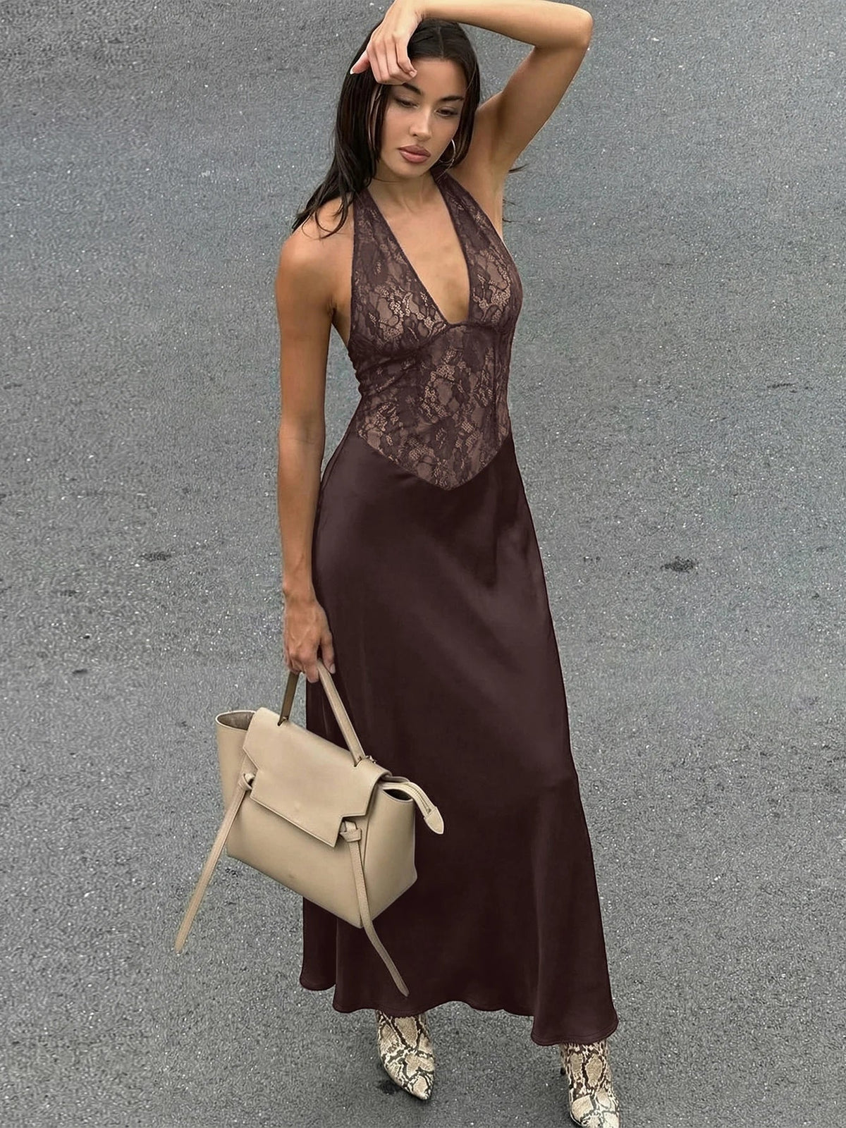 Vestido de renda com decote halter e costas abertas Emily