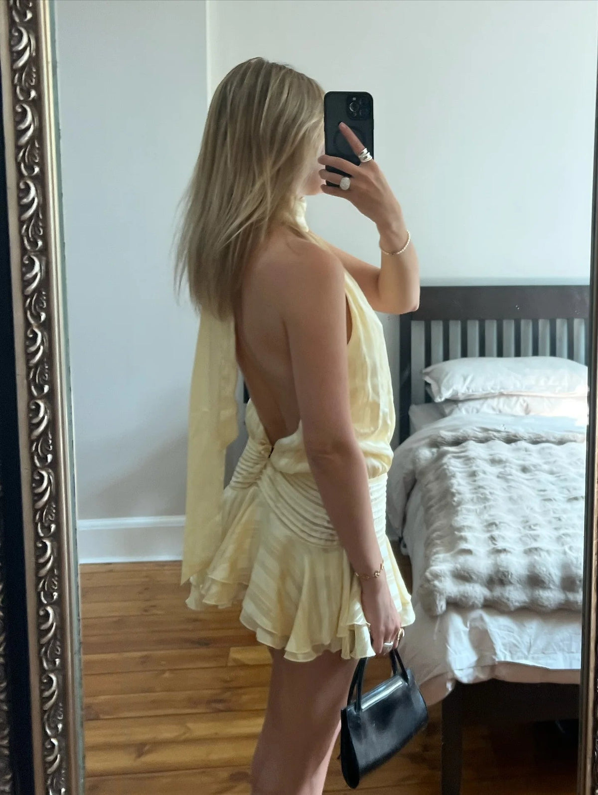 Vestido mini sem costas Ezra