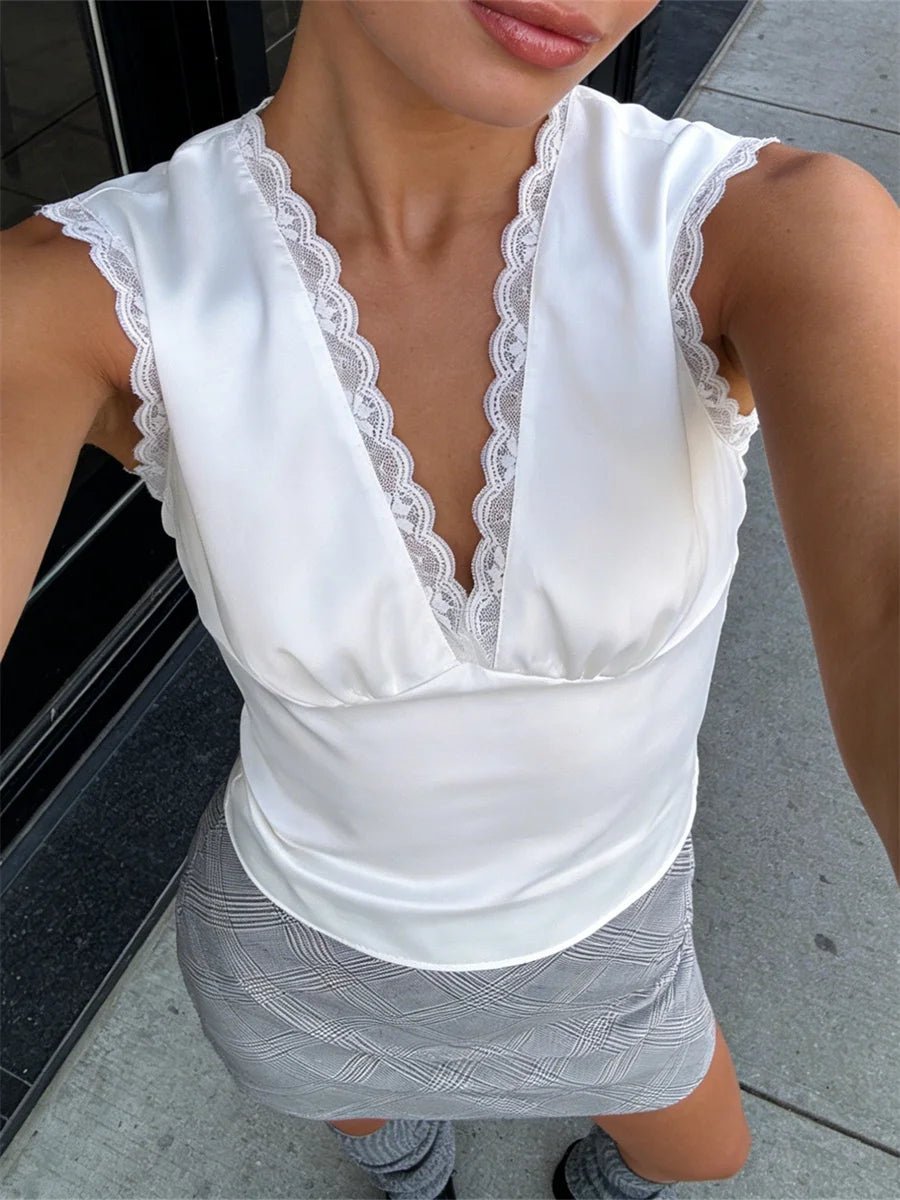 Top de cetim com decote profundo Francesca