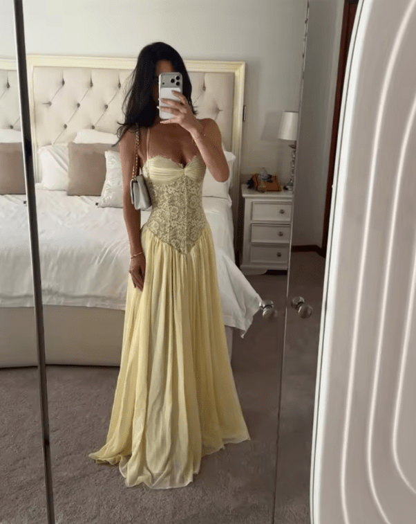 Vestido maxi de corpete com decote halter Gloria